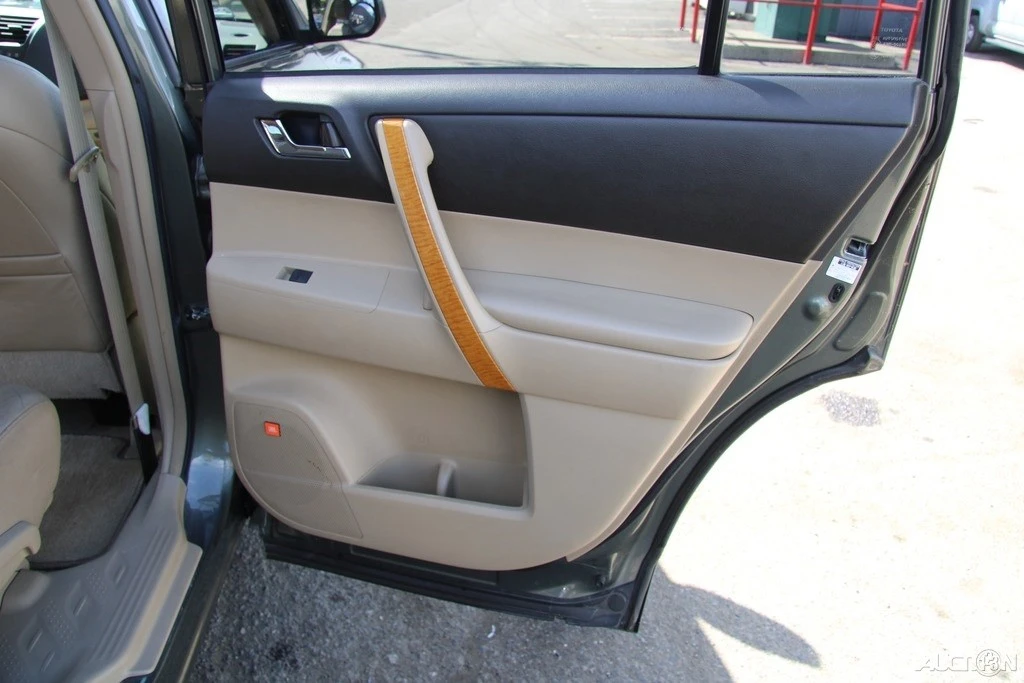 2009 Toyota Highlander - Image 18 of 21