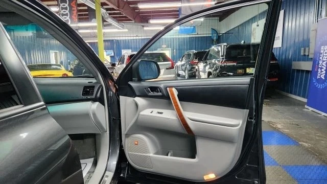 2009 Toyota Highlander - Image 12 of 12
