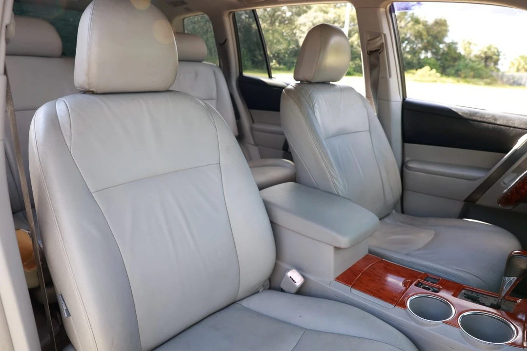 2009 Toyota Highlander - Image 16 of 21