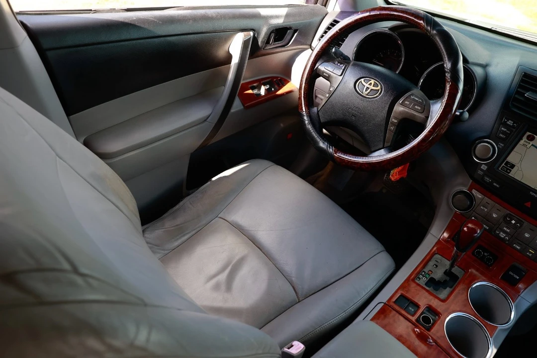2009 Toyota Highlander - Image 12 of 21