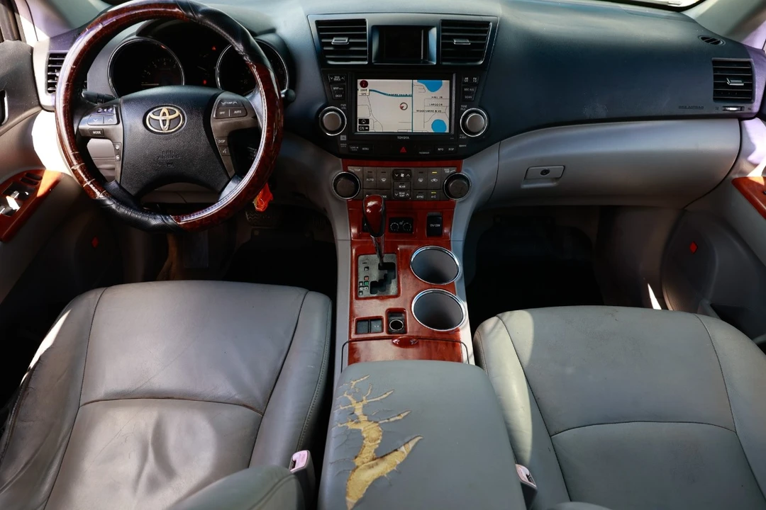 2009 Toyota Highlander - Image 2 of 12