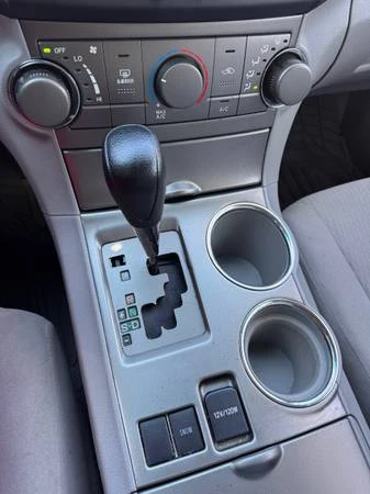 2009 Toyota Highlander - Image 19 of 21
