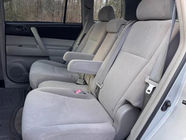 2009 Toyota Highlander - Image 11 of 21