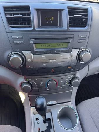 2009 Toyota Highlander - Image 18 of 21