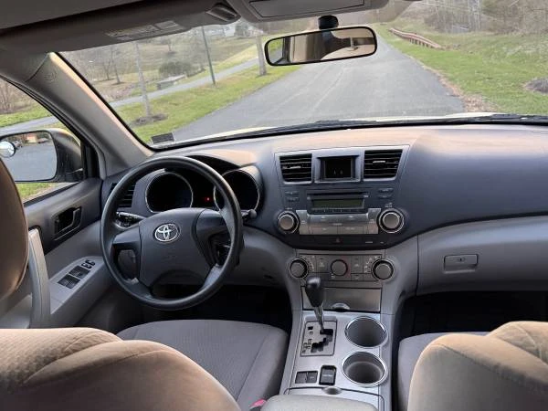 2009 Toyota Highlander - Image 10 of 21