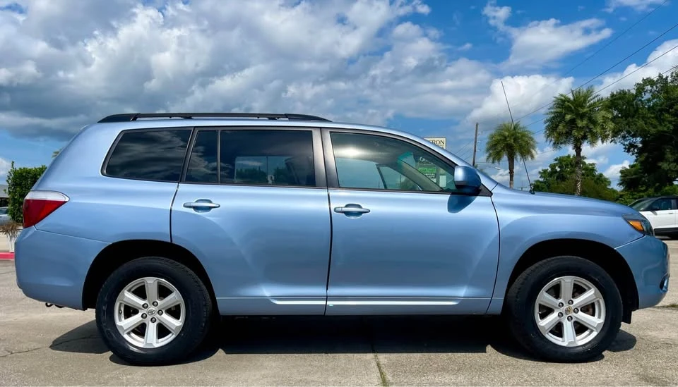 2009 Toyota Highlander - Image 2 of 10