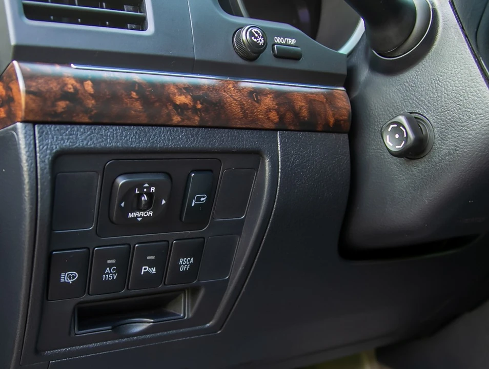 2009 Toyota J200 Land Cruiser - Image 16 of 19