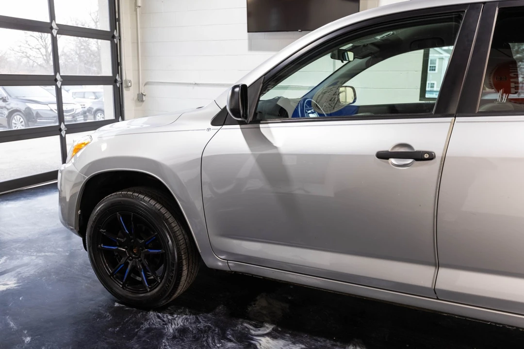 2009 Toyota RAV4 3rd Gen - Image 3 of 12