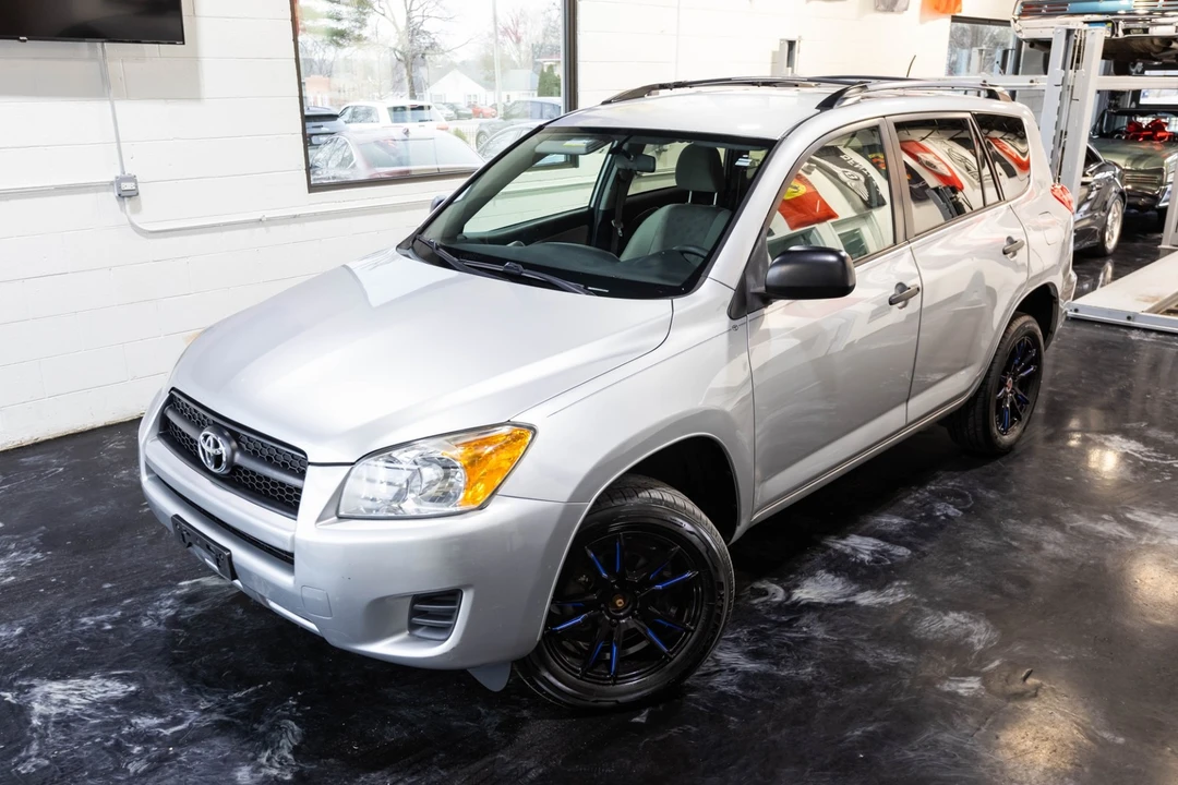 2009 Toyota RAV4 3rd Gen - Image 2 of 12