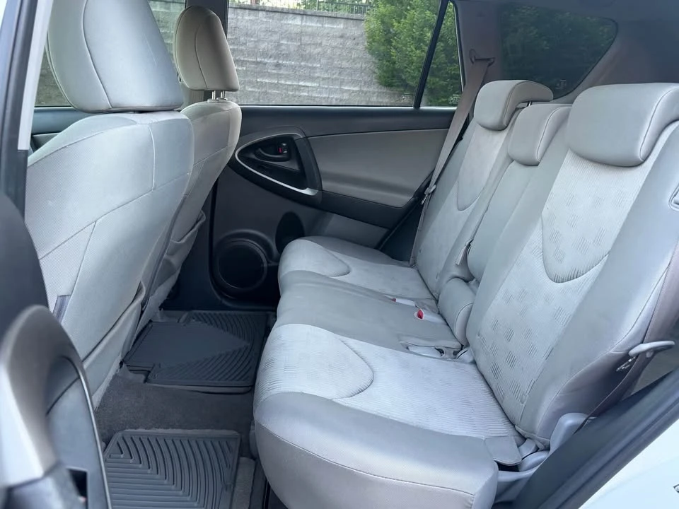 2009 Toyota RAV4 3rd Gen - Image 11 of 20