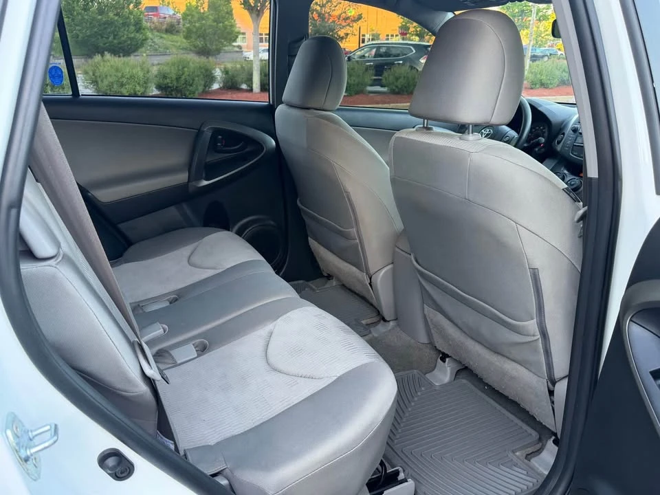 2009 Toyota RAV4 3rd Gen - Image 12 of 20