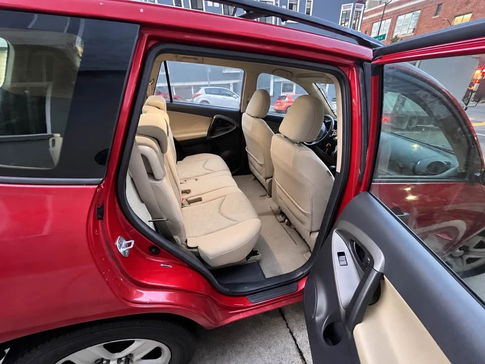 2009 Toyota RAV4 3rd Gen - Image 3 of 9