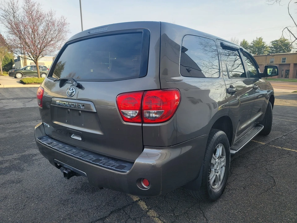 2009 Toyota Sequoia 2nd Gen - Image 3 of 19