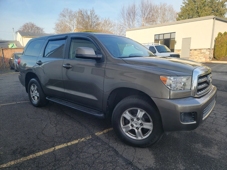2009 Toyota Sequoia 2nd Gen - Image 2 of 19