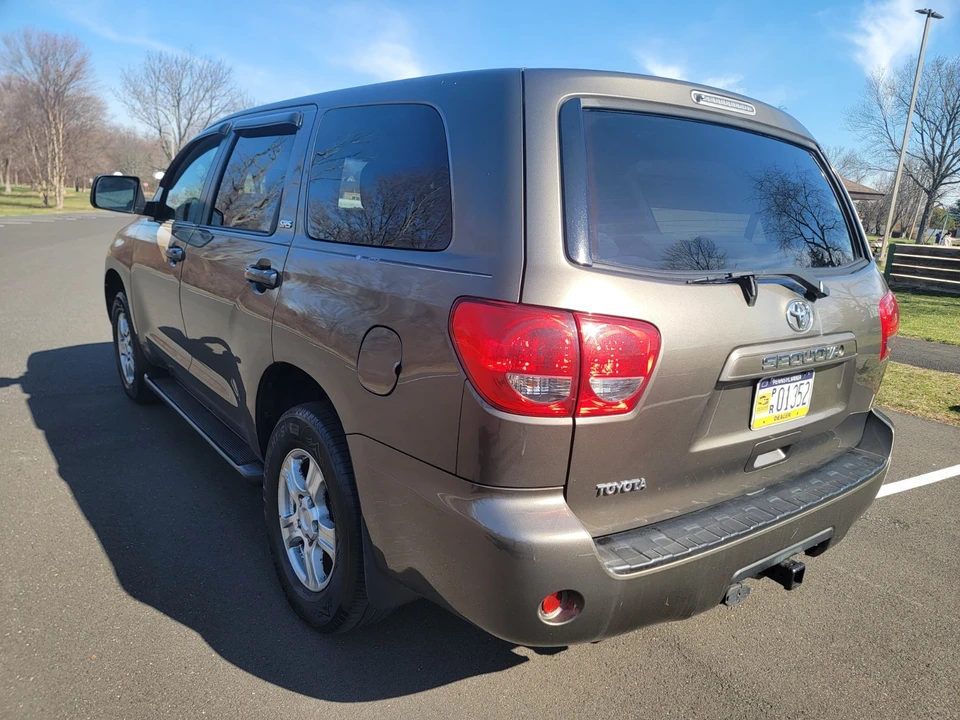 2009 Toyota Sequoia 2nd Gen - Image 3 of 17