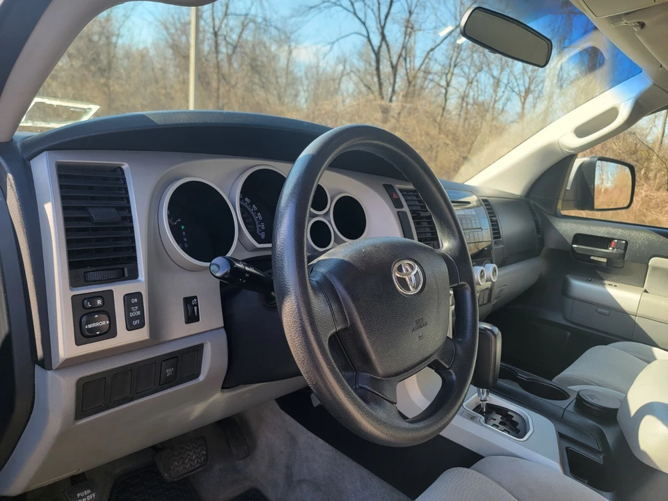 2009 Toyota Sequoia 2nd Gen - Image 11 of 19