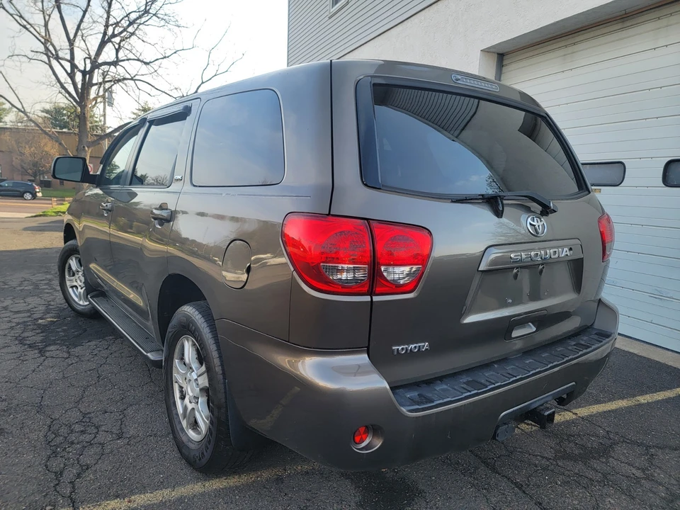 2009 Toyota Sequoia 2nd Gen - Image 5 of 19