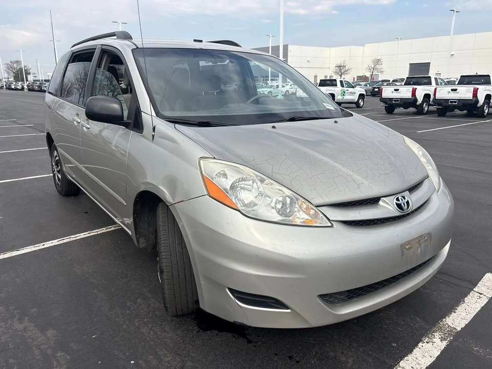 2009 Toyota Sienna 2nd Gen - Image 2 of 9