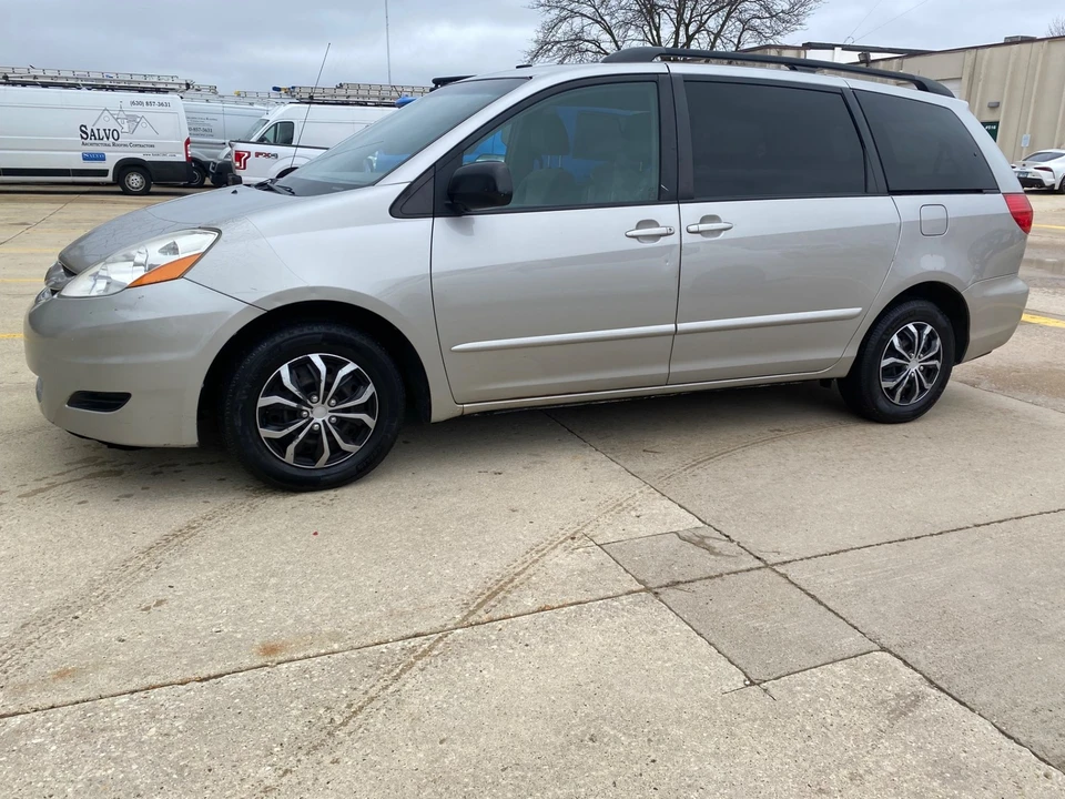2009 Toyota Sienna 2nd Gen - Image 10 of 17