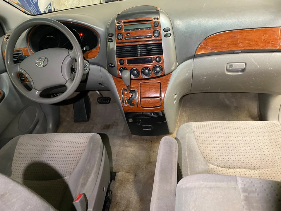 2009 Toyota Sienna 2nd Gen - Image 12 of 17