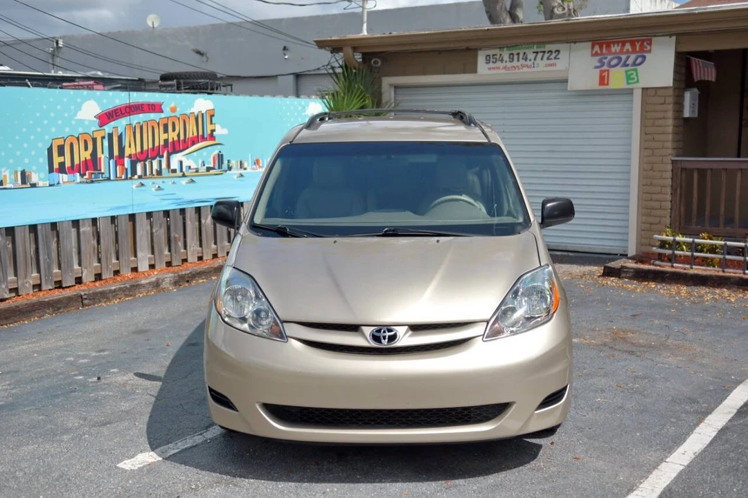 2009 Toyota Sienna 2nd Gen - Image 2 of 12