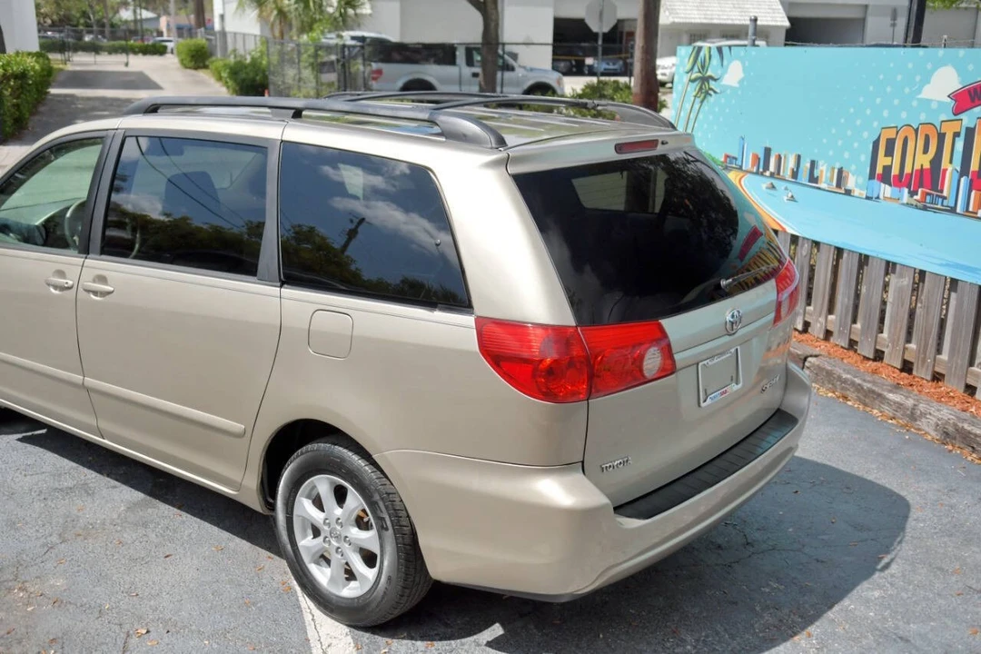 2009 Toyota Sienna 2nd Gen - Image 10 of 12