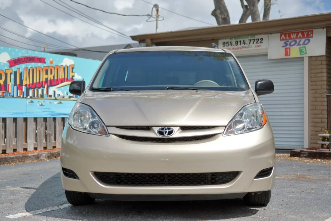 2009 Toyota Sienna 2nd Gen - Image 3 of 12