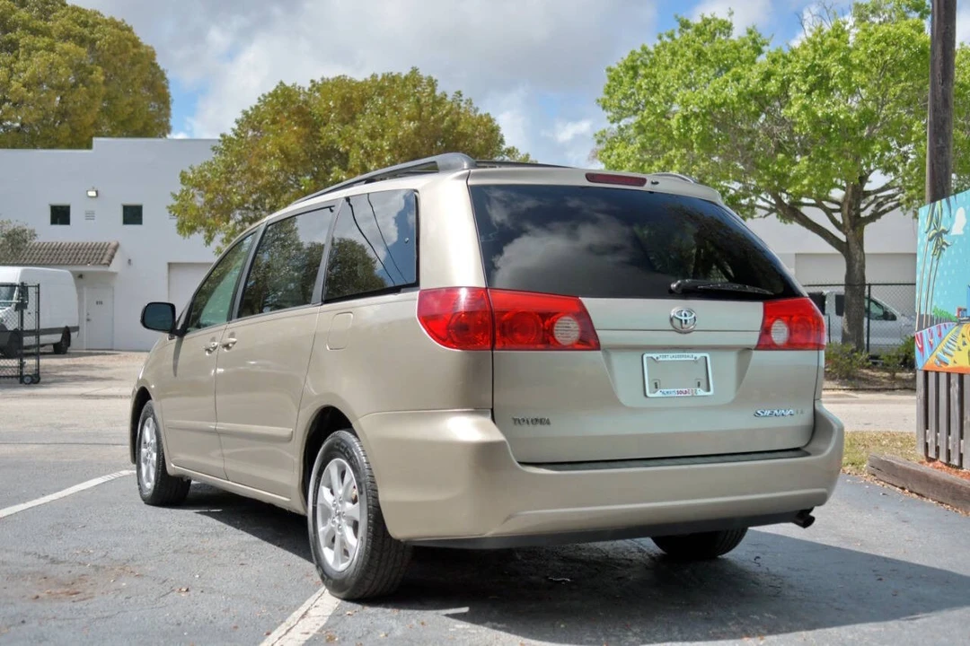 2009 Toyota Sienna 2nd Gen - Image 11 of 12