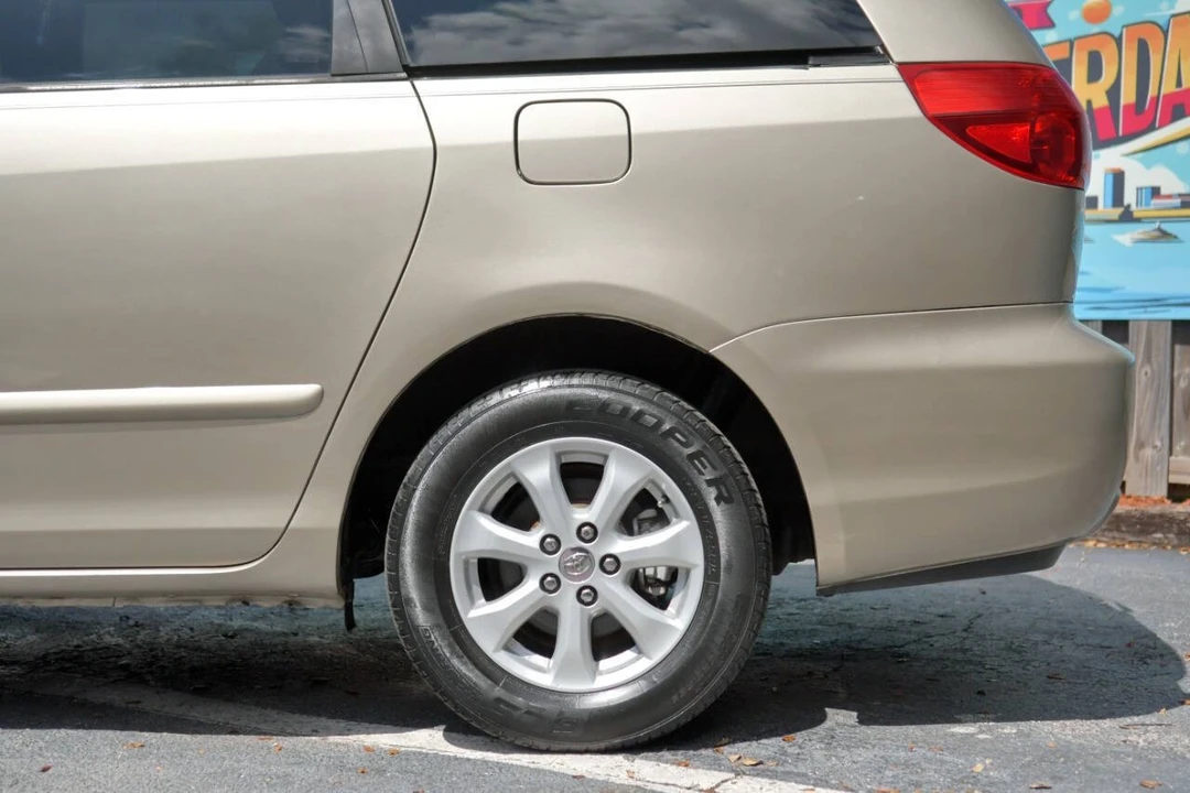 2009 Toyota Sienna 2nd Gen - Image 9 of 12