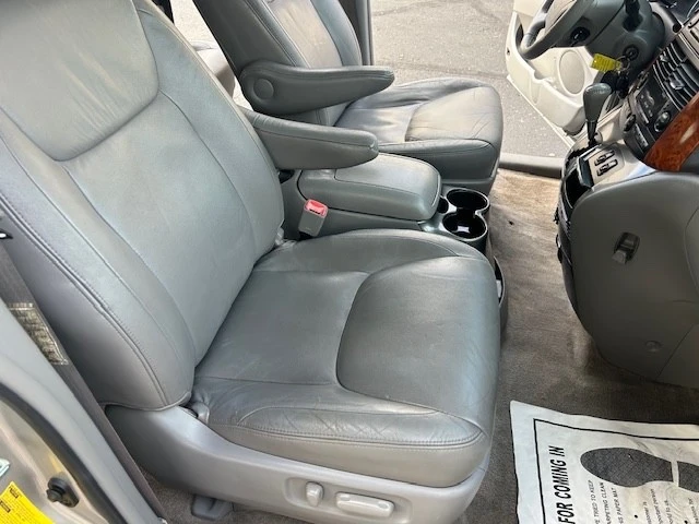 2009 Toyota Sienna 2nd Gen - Image 11 of 21