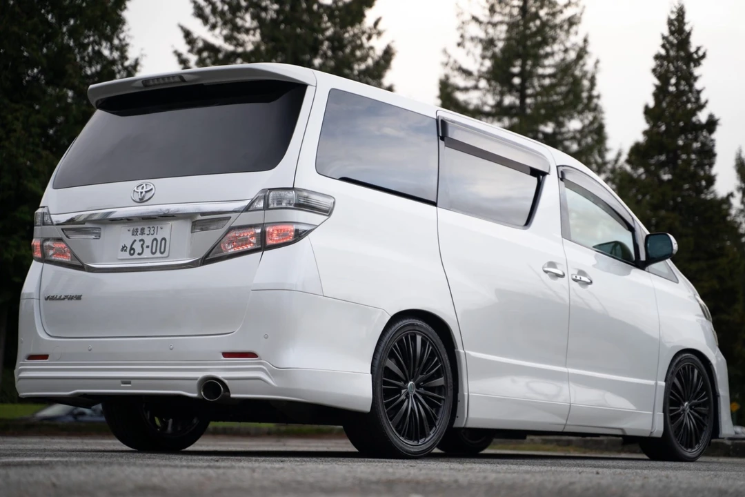 2009 Toyota - Image 2 of 7