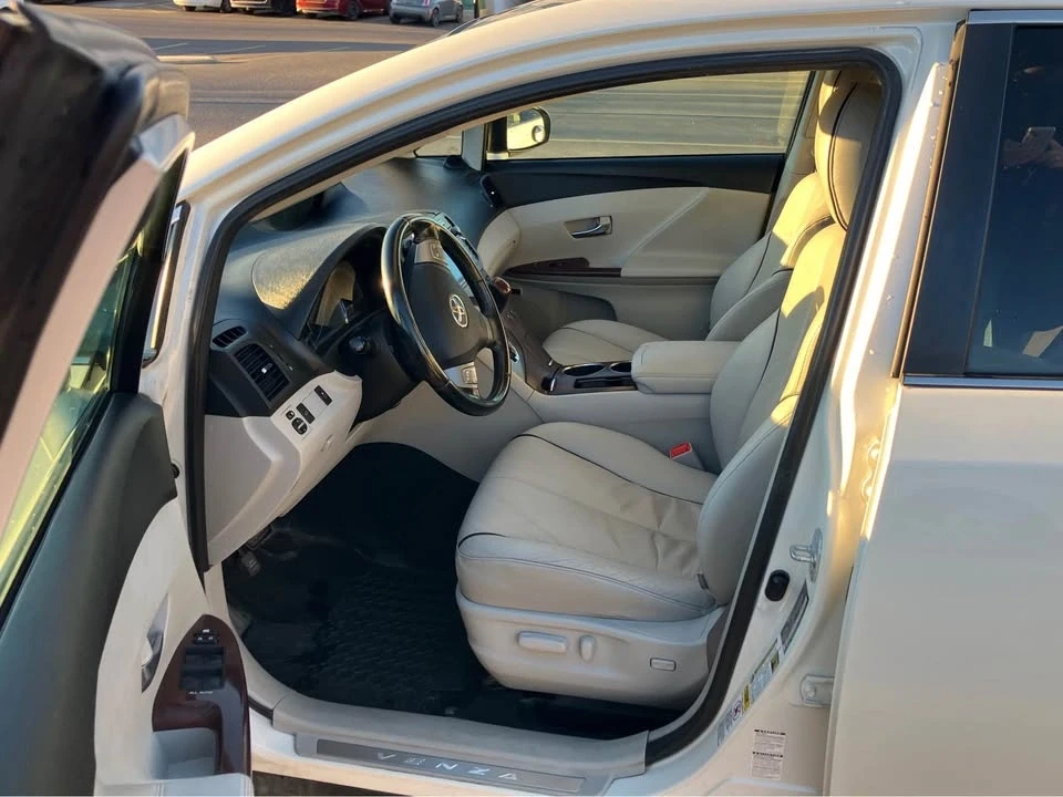 2009 Toyota Venza - Image 10 of 15