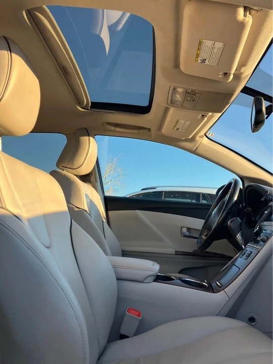 2009 Toyota Venza - Image 11 of 15