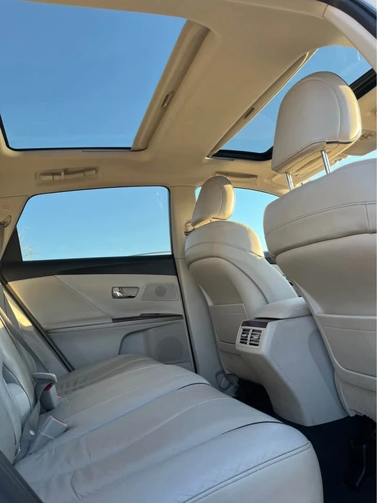 2009 Toyota Venza - Image 12 of 15