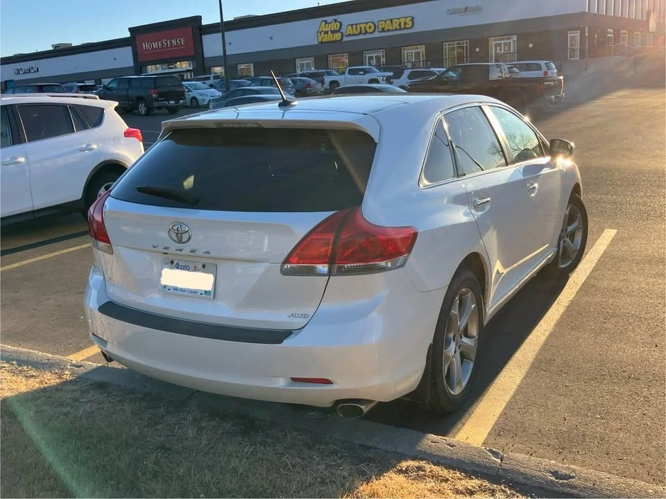 2009 Toyota Venza - Image 3 of 15