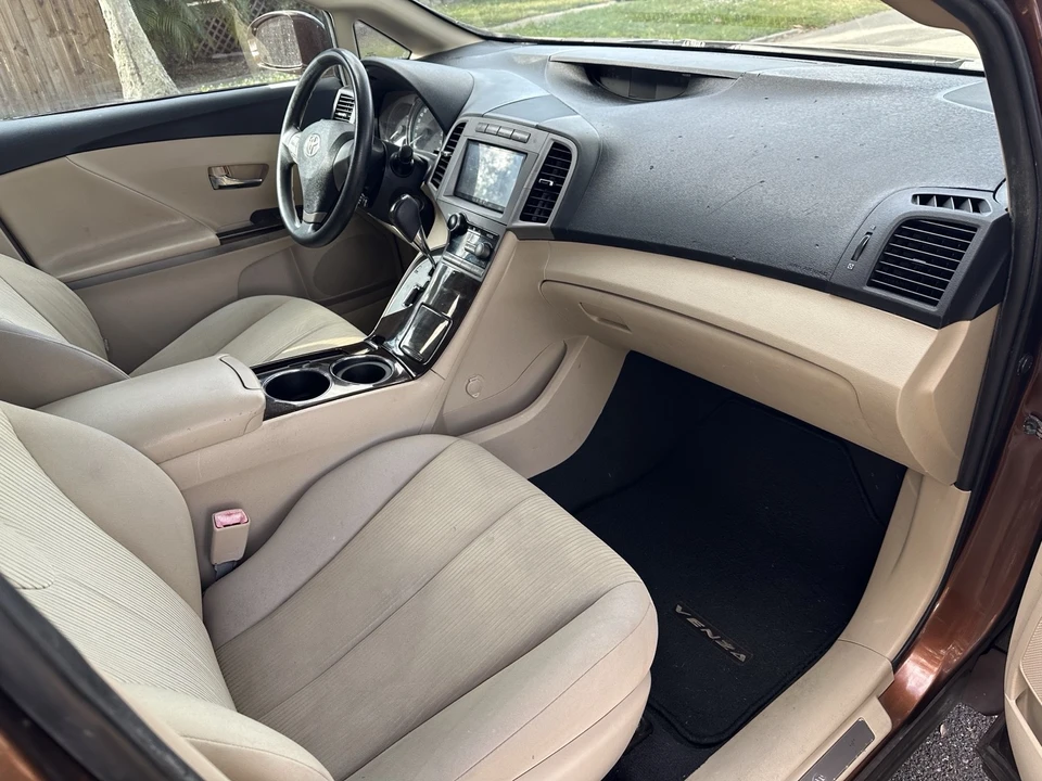 2009 Toyota Venza - Image 13 of 19