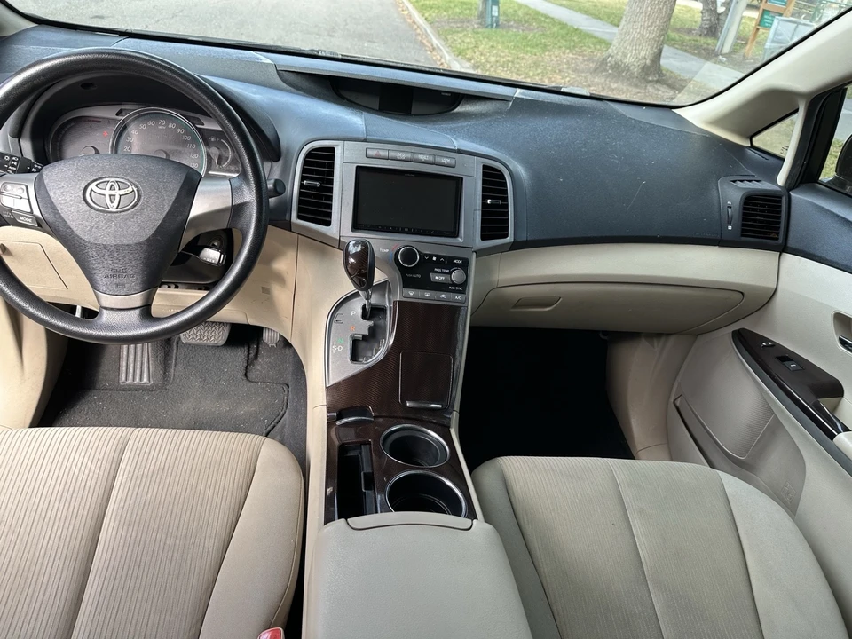 2009 Toyota Venza - Image 14 of 19