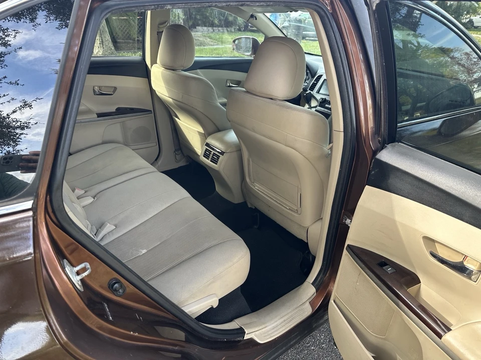 2009 Toyota Venza - Image 12 of 19