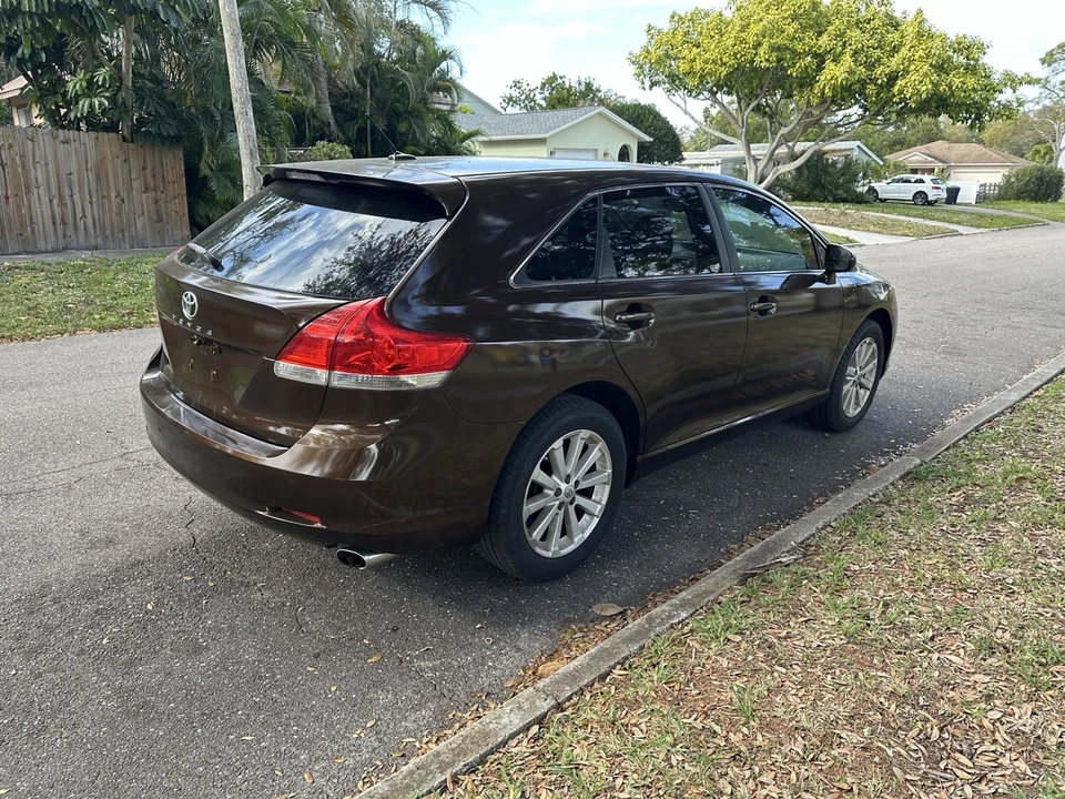 2009 Toyota Venza - Image 3 of 19
