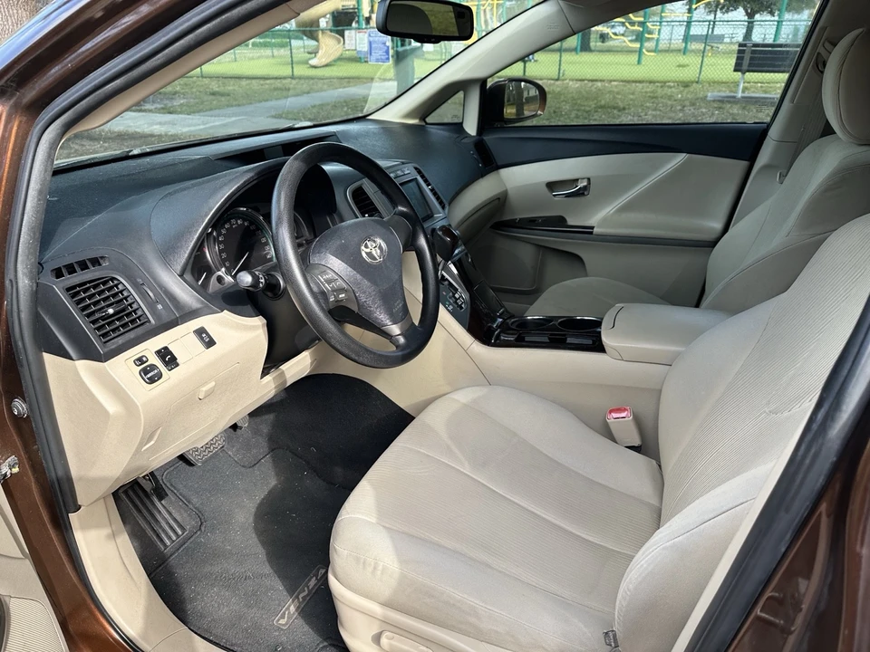 2009 Toyota Venza - Image 11 of 19