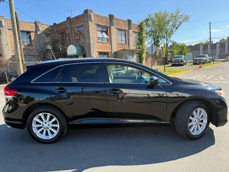2009 Toyota Venza - Image 8 of 12