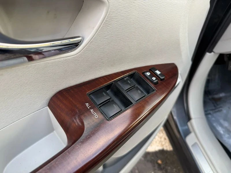 2009 Toyota Venza - Image 10 of 12