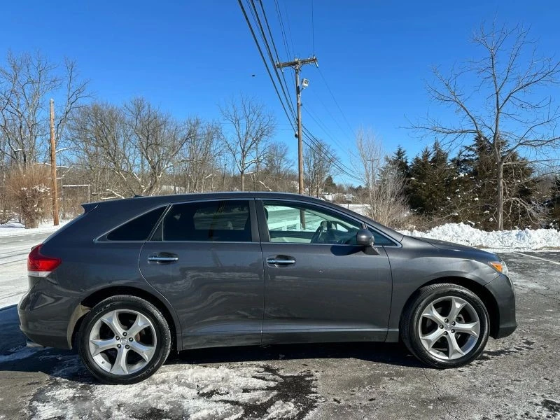 2009 Toyota Venza - Image 8 of 12