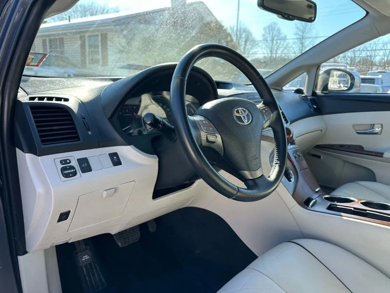 2009 Toyota Venza - Image 10 of 12