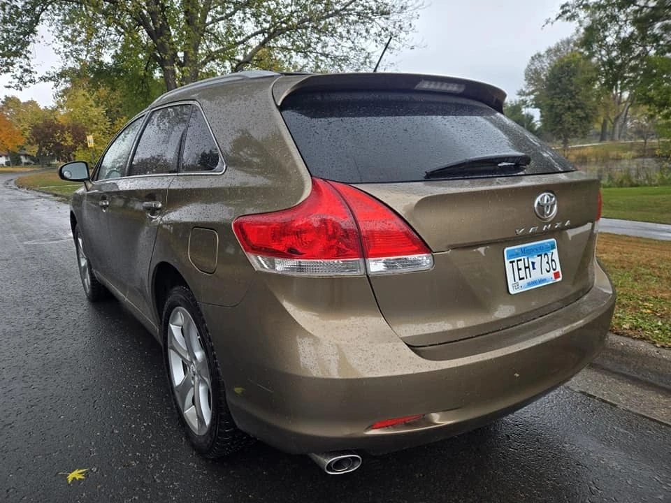 2009 Toyota Venza - Image 2 of 10