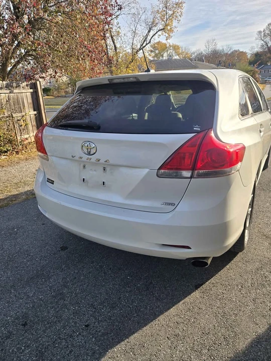 2009 Toyota Venza - Image 2 of 8