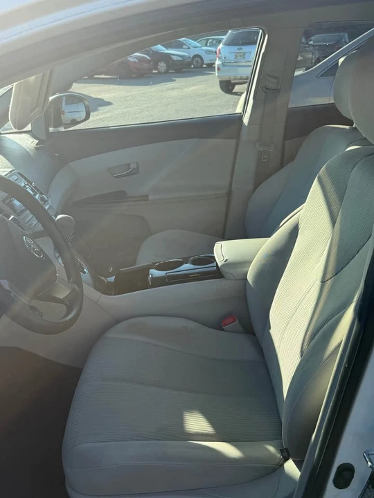 2009 Toyota Venza - Image 8 of 11