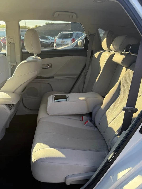2009 Toyota Venza - Image 7 of 11