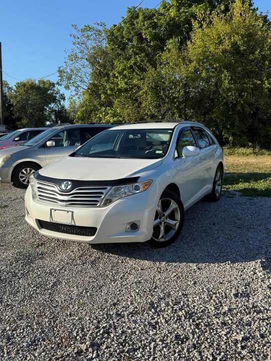 2009 Toyota Venza - Image 2 of 11