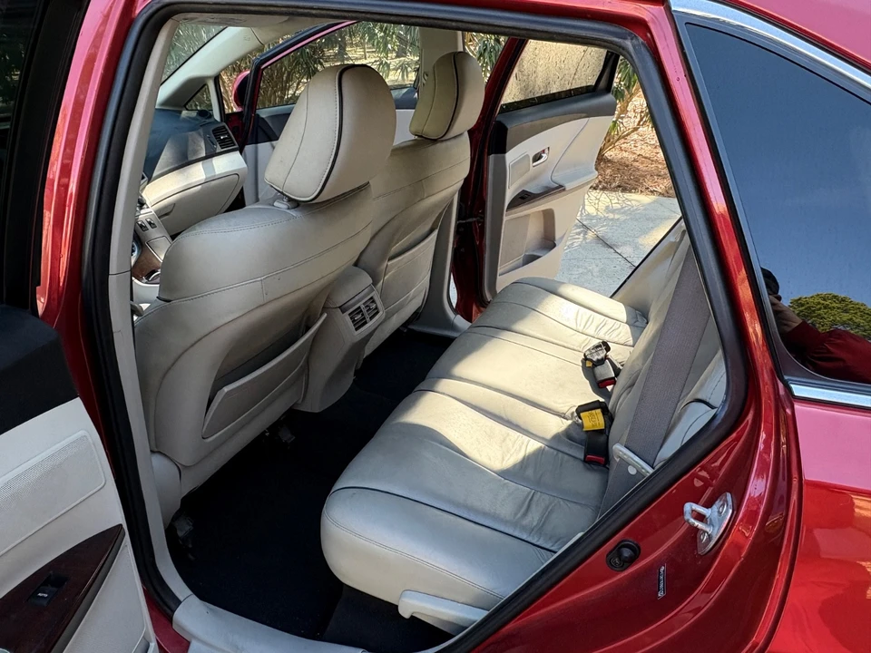 2009 Toyota Venza - Image 14 of 21